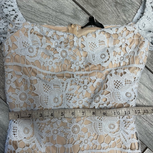 Missguided Tall Lace Bardot Fishtail Midi Dress
Size 4 - Picture 11 of 13